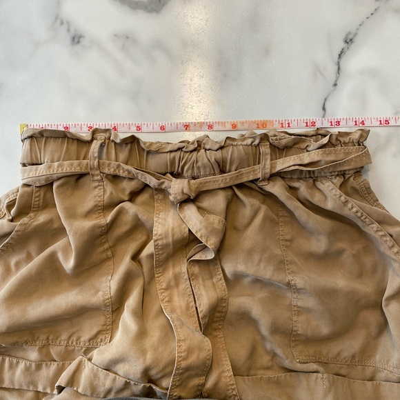 Aerie paper bag, style beige shorts women’s size medium - Picture 8 of 10